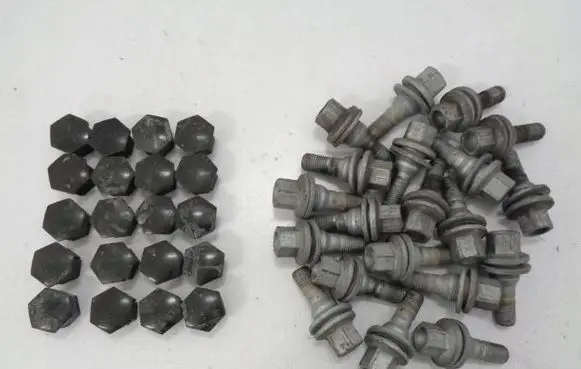 Peugeot 5008 II Nuts/bolts 