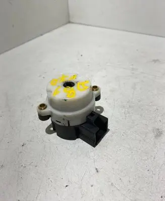 Volvo V70 Ignition lock contact 8645228