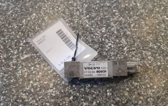 Volvo V70 Airbag deployment crash/impact sensor 9452777