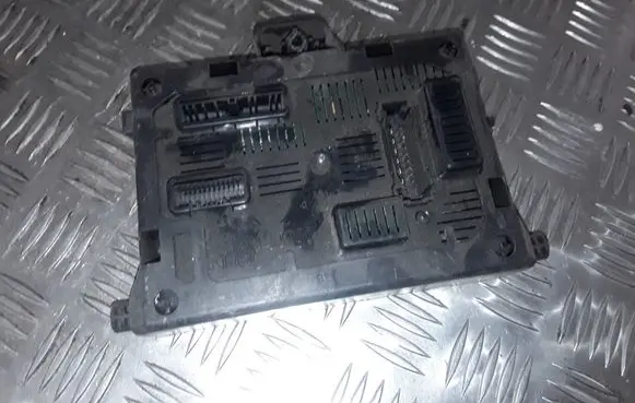 Renault Clio III Comfort/convenience module 8201054128 BCML2