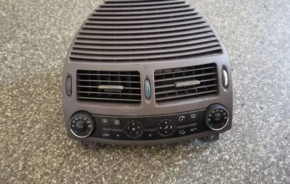 Mercedes-Benz E W211 Climate control unit 2118300385