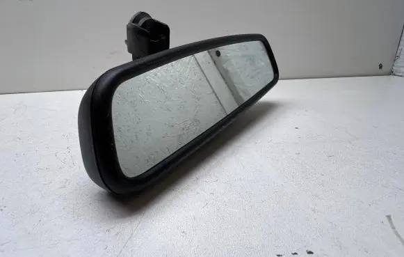 Rear view mirror (interior)
