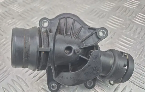 BMW X5 E70 Thermostat/thermostat housing 2248038 I162837 S900837