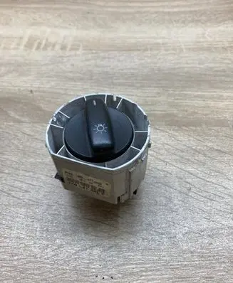Skoda Octavia Mk2 (1Z) Light switch 1Z0941431C