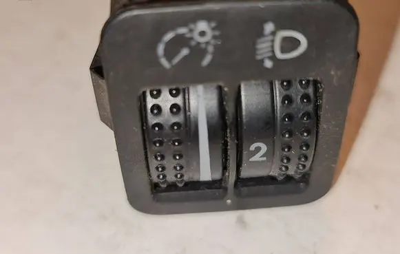 Volkswagen Golf IV Headlight level height control switch 7M3941333