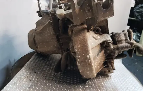 Peugeot 5008 Manual 5 speed gearbox 9680886610