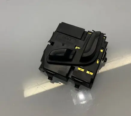 Mercedes-Benz E W212 Seat control switch A2048701958 03467816 2048701958