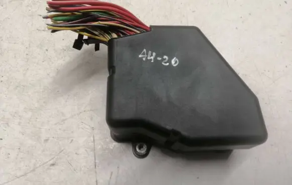 Audi A4 S4 B5 8D Fuse module