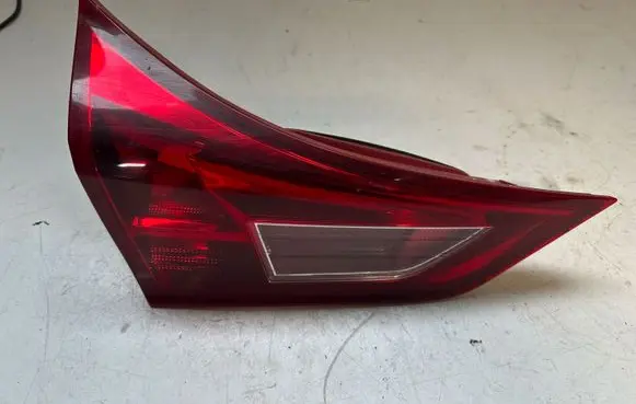 Tailgate rear/tail lights