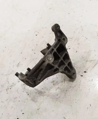 Volvo V70 Engine mounting bracket 9659010680