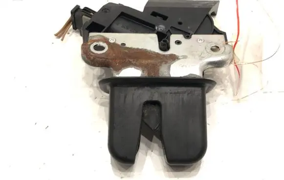 Volkswagen PASSAT CC Tailgate exterior lock 4F5827505D