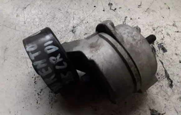 KIA Sorento Generator/alternator belt tensioner 252814A000