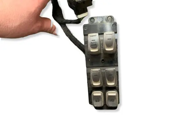 SsangYong Tivoli Electric window control switch 299139565