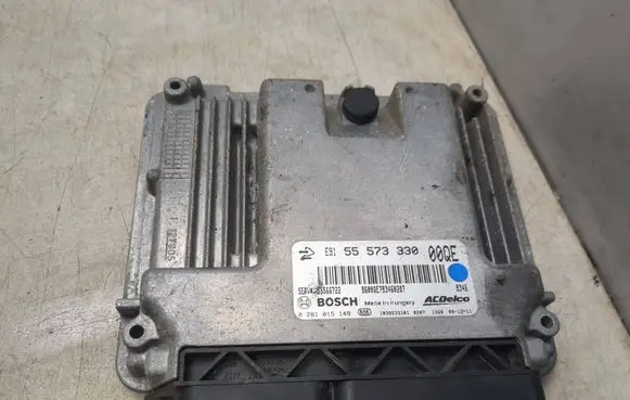 Opel Insignia A Engine control unit/module 55573330 0281015149 5556672