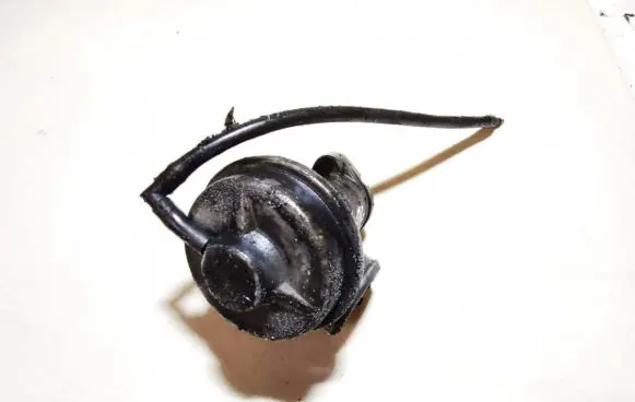 Ford Mondeo Mk III EGR valve 083b06p
