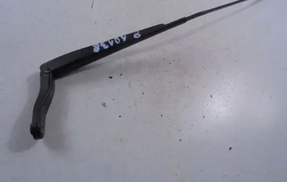 Front wiper blade arm