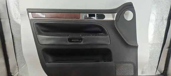 Volkswagen Touareg I Front door card panel trim 7L6867011