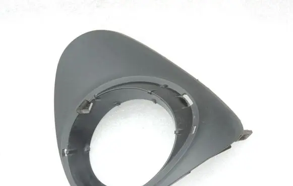 Toyota Avensis T270 Front fog light trim/grill