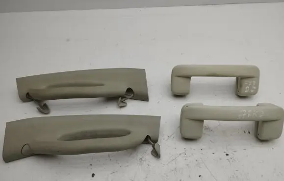 Chrysler Grand Voyager V A set of handles for the ceiling 1AR40ES3AH 1AR41ES3AH