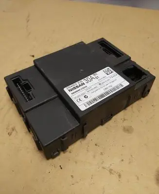 Nissan Navara D40 Comfort/convenience module 284B2EB30A DB01752 5WK48922