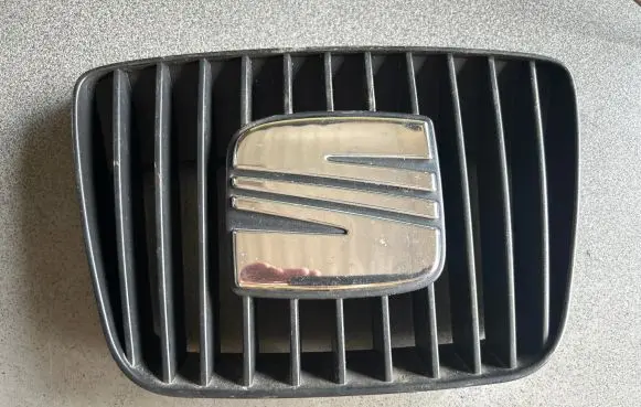 Seat Ibiza II (6k) Front grill 6K0853654D ML8145