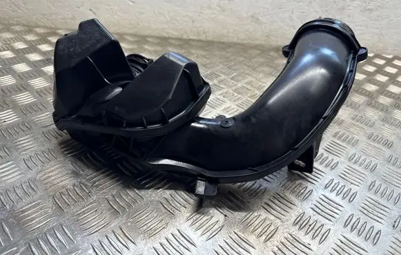 Volvo XC90 Air intake duct part 31370120 D23NA
