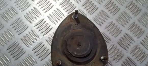 Toyota Yaris Coil spring mount 
