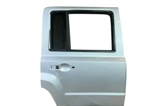 Jeep Patriot Rear door