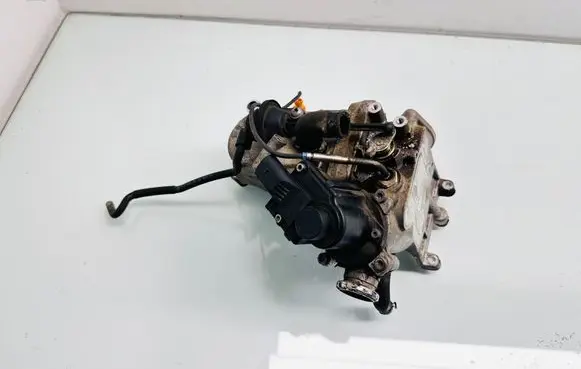 Audi Q5 SQ5 8R EGR valve cooler 059131515ET