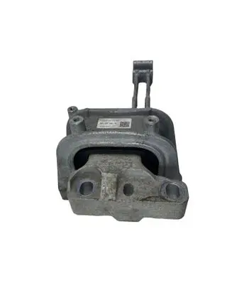Volkswagen Tiguan Engine mounting bracket 3Q0199262F