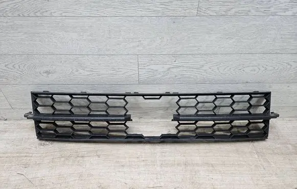 Skoda Octavia Mk3 (5E) Front bumper lower grill 5E0853677G