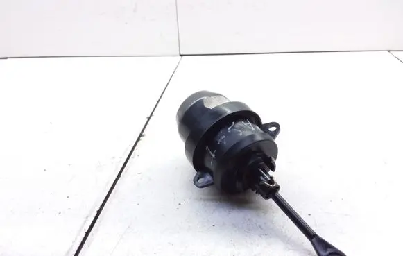 Volkswagen PASSAT B4 Valve vacuum AW23