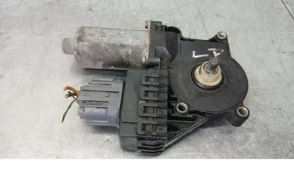 Ford Focus Front door window regulator motor 