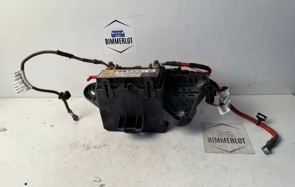 Mercedes-Benz A W176 Car battery A0009829608