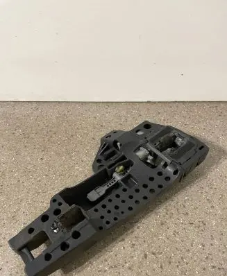 Rear door exterior handle/bracket