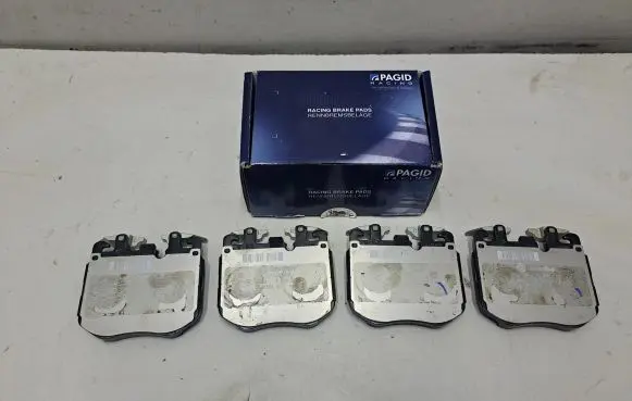 BMW 8 G14 Brake pads (front) 6889581 6889585