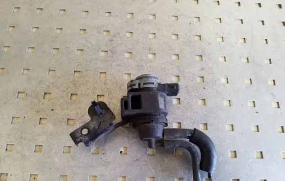 Nissan X-Trail T31 Turbo solenoid valve 8200575400