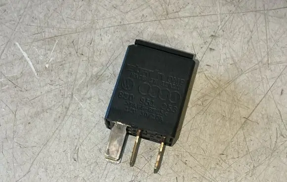 Audi A4 S4 B7 8E 8H Other relay 8Z0951253