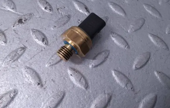 Peugeot 3008 II Oil pressure sensor 9802152780 01HCZ8