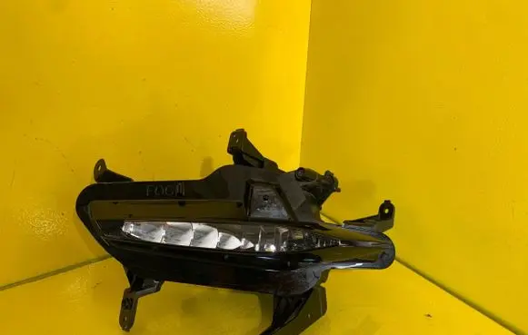 KIA Ceed Headlight/headlamp 92201-J7500