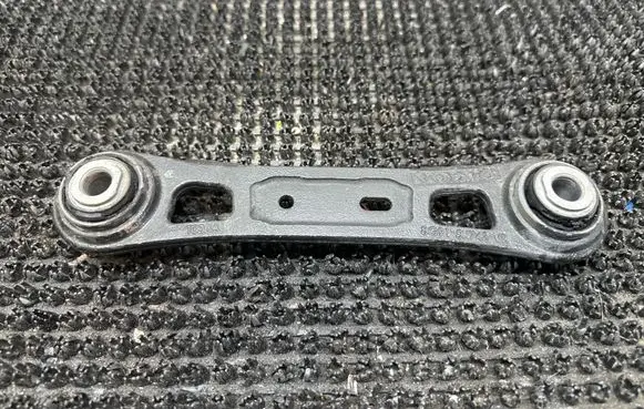 Rear control arm