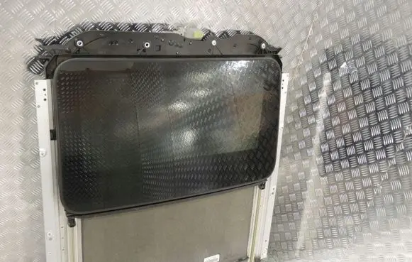 Mercedes-Benz CLS C218 X218 Sunroof glass 