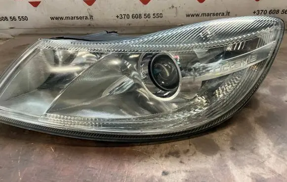 Skoda Octavia Mk2 (1Z) Headlight/headlamp 1LL24705215 1Z2941017P