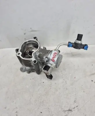Volvo XC40 Fuel injection high pressure pump 32140068