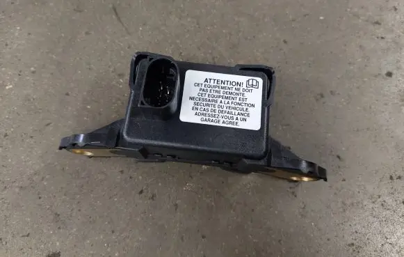 Renault Laguna II ESP acceleration yaw rate sensor 8200404858 B175L24MBF 10170103313