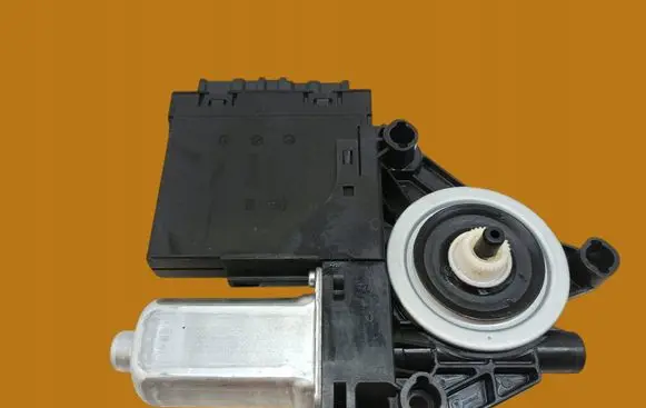 Volvo S60 Front door window regulator motor 31674755