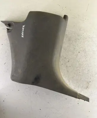 Ford Ranger Foot area side trim UR5668370 KT008