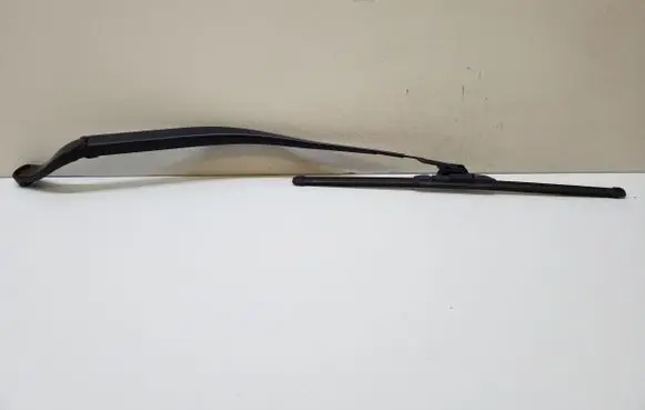 Chrysler Pacifica Front wiper blade arm 2586