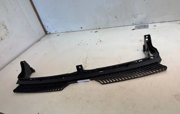 Volkswagen Tiguan Front bumper mounting bracket 5NA805705F