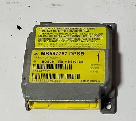 Mitsubishi Colt Airbag control unit/module MR587757 0285001686